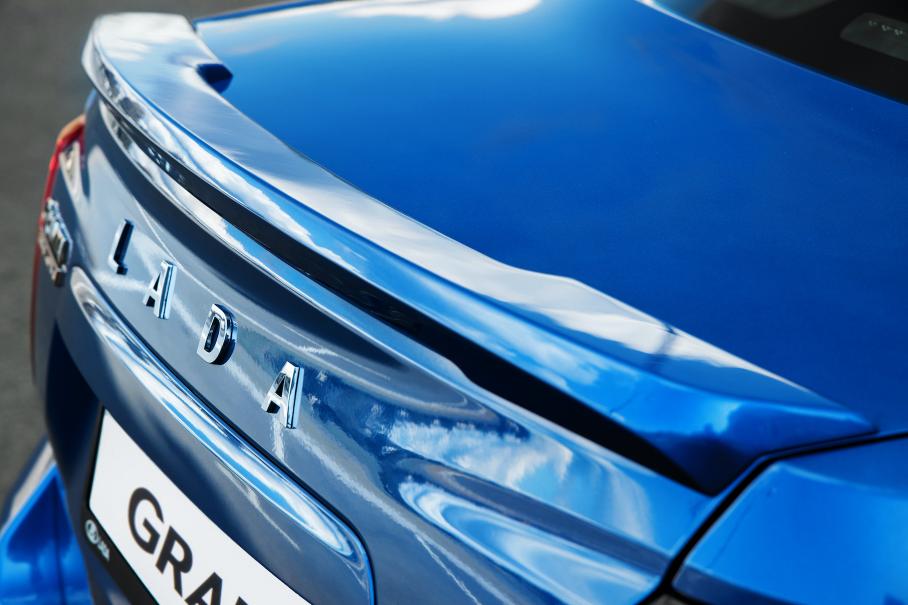 В России выпустили первые «заряженные» Lada Granta Sport
