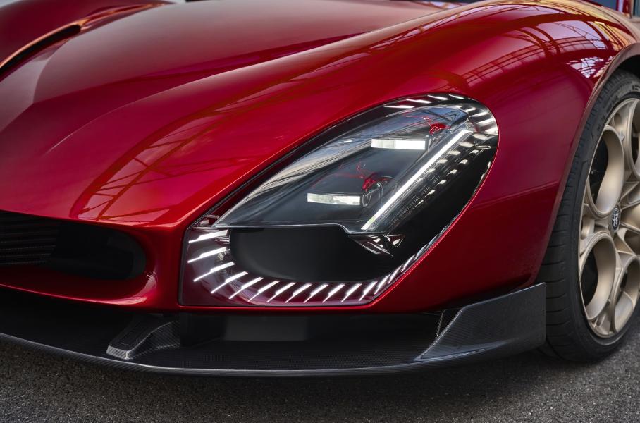 Представлен суперкар Alfa Romeo 33 Stradale