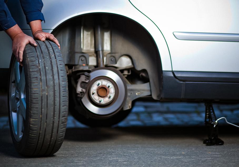 В России запретили использовать шины не по сезону