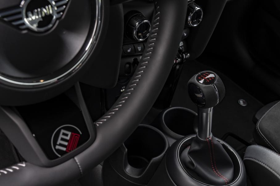 MINI полностью откажется от «механики», но не уйдет из автоспорта