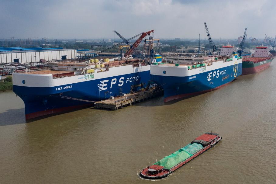 Китаю придется в 10 раз увеличить производство кораблей-автовозов