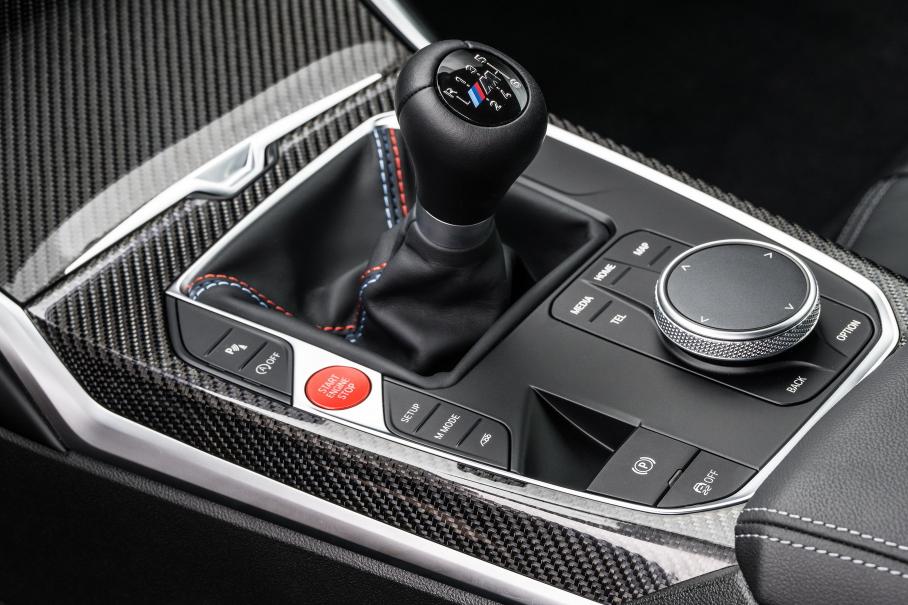 BMW объяснила, почему взимает плату за выбор «механики»