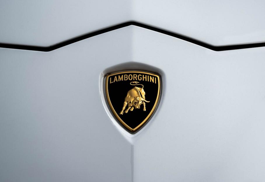 Lamborghini запрещает использовать название бренда для веб-адресов