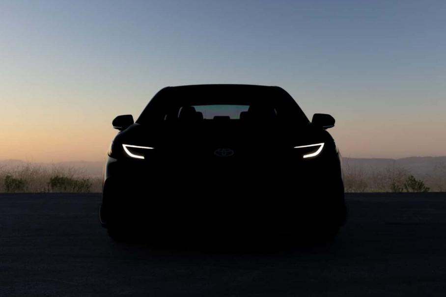 Toyota показала первую фотографию абсолютно новой Camry