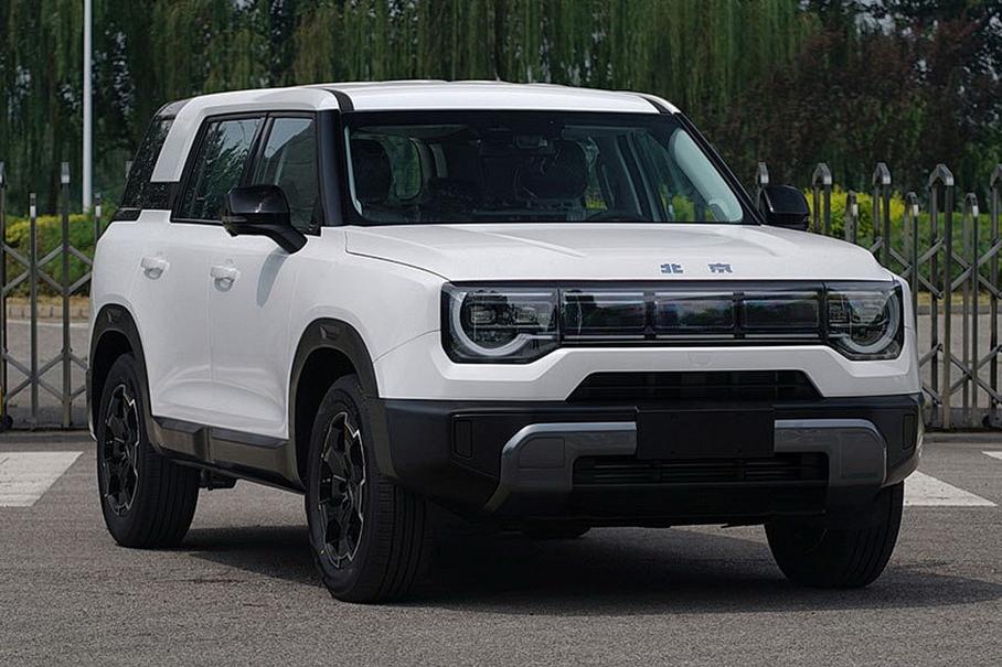 Знакомый россиянам BAIC засветил бюджетный кроссовер в стиле Jeep