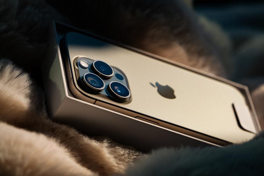 Apple подтвердила проблему с зарядкой iPhone 15 в автомобилях BMW