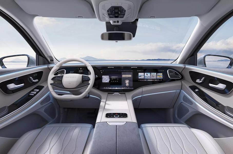 Интерьер обновлённого Exeed VX