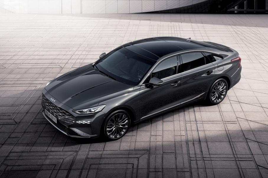 В Казахстане стали продавать бизнес-седан Kia на треть дороже Camry