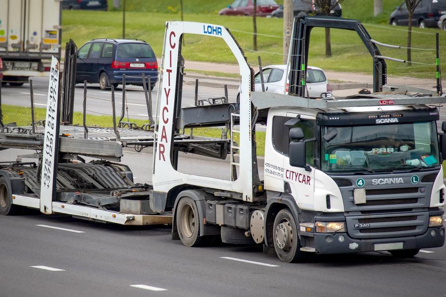 АвтоВАЗ и Sollers просят власти помочь с доставкой машин в автосалоны