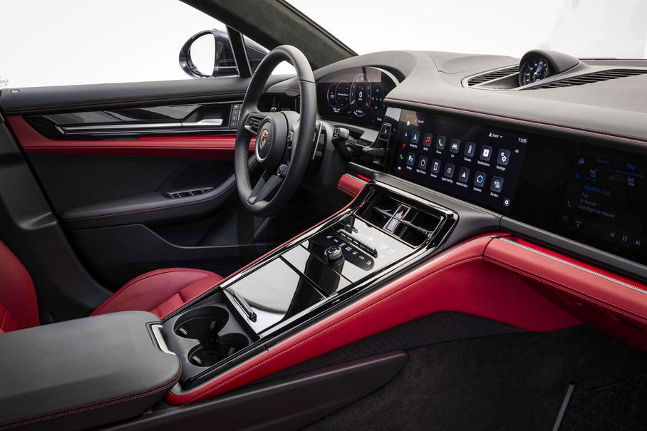 Porsche Panamera нового поколения, электрический седан Zeekr 007 и обновлённый минивэн Kia Carnival: главное за неделю