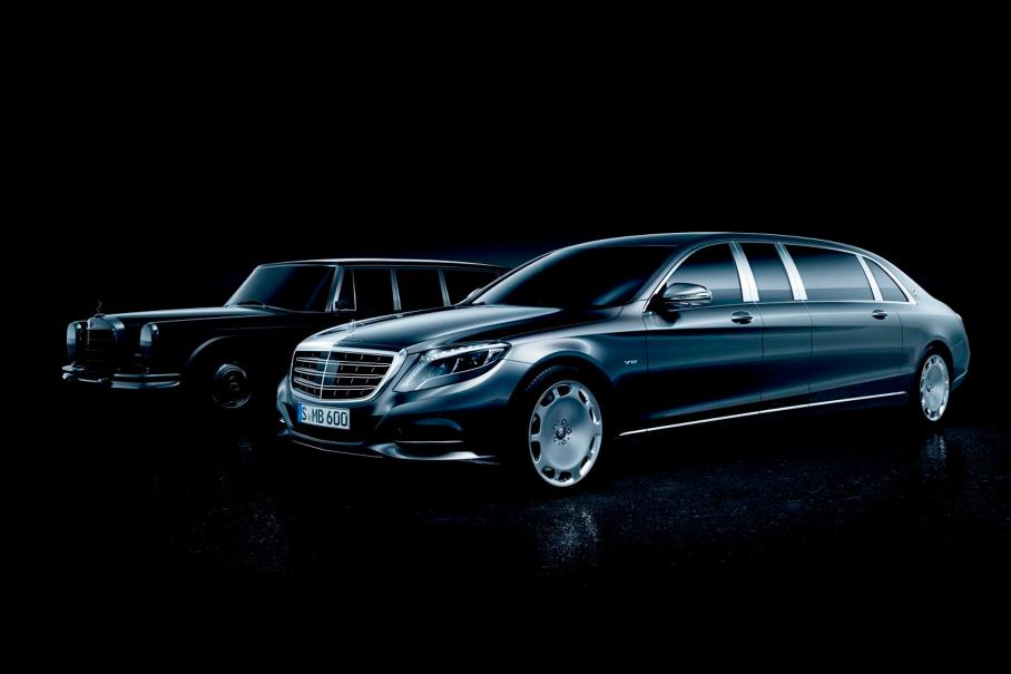 Возрожденный Mercedes-Maybach S 600 Pullman, снимок 2015 года. Не случайно на фирменном фото он позирует на фоне Mercedes-Benz 600 Pullman Saloon W100.