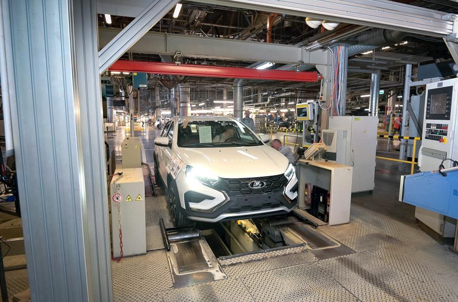 Выпуск легковых автомобилей в России вырос в 1,6 раза