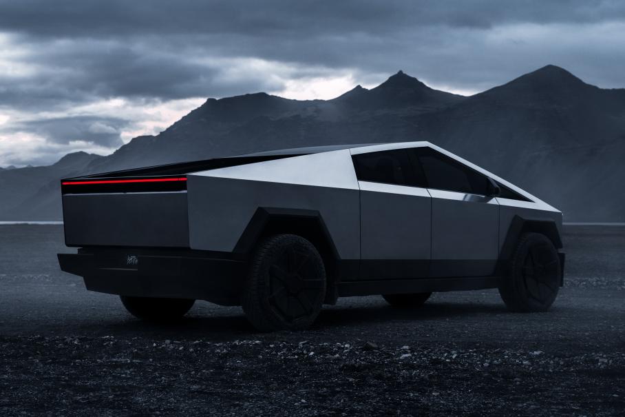 Дрэг-гонка: Tesla Cybertruck с Porsche 911 на прицепе против Porsche 911