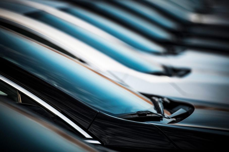 Продажи автомобилей в России выросли на 60 процентов