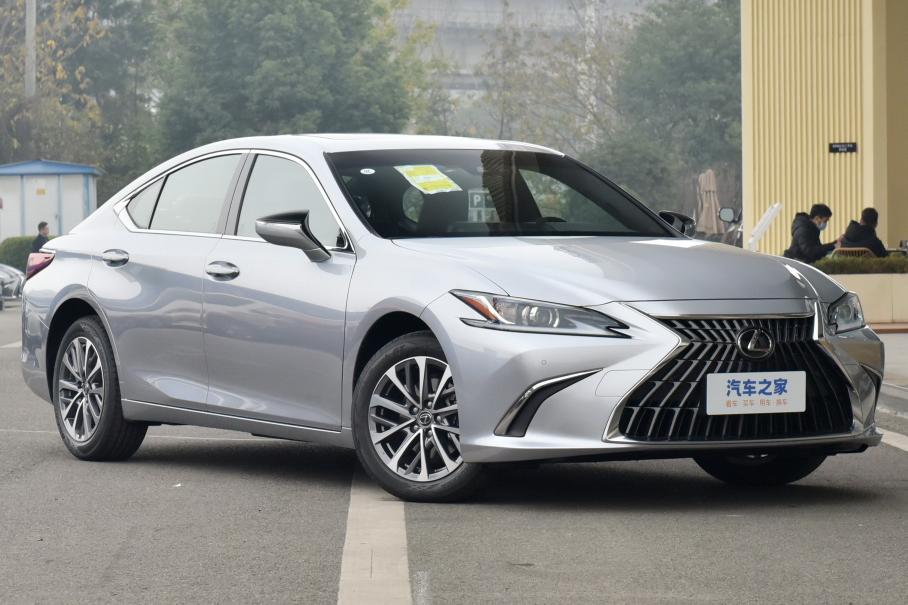 Lexus предложил большие скидки на седаны ES на волне падения продаж