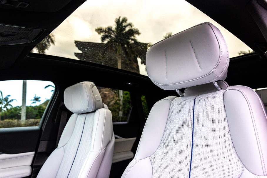 Зона комфорта: тест электрического Cadillac Lyriq