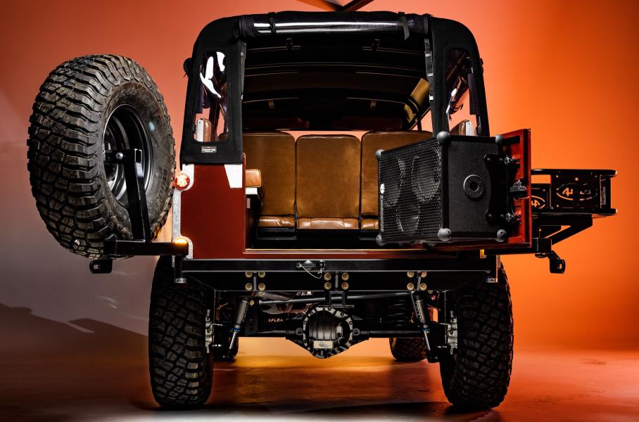 Внедорожник Legend Signature Series скрестил Land Rover Defender с Jeep Wrangler