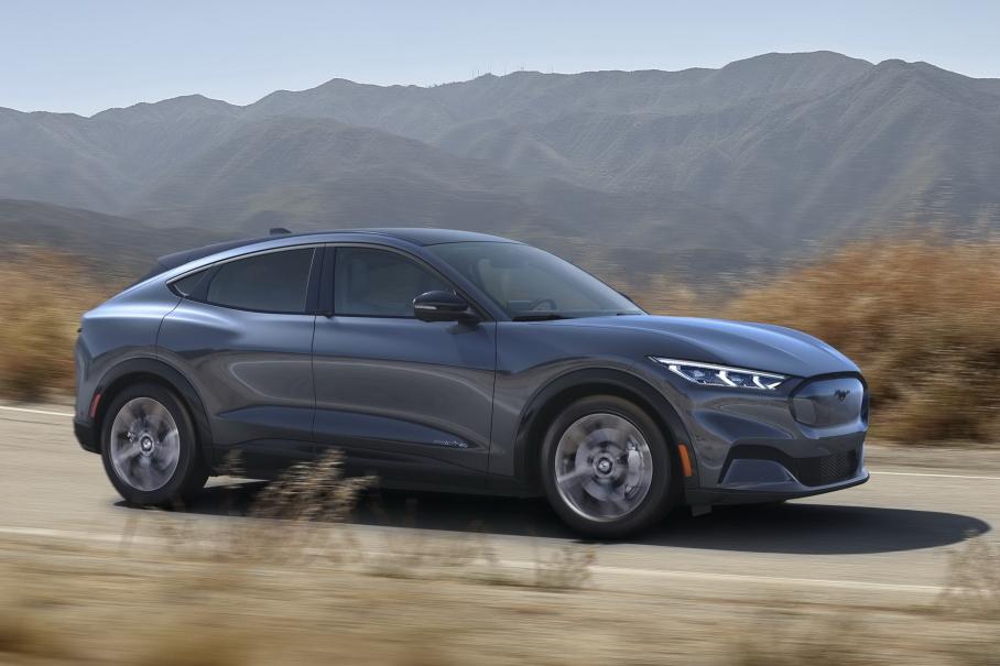 Половина дилеров Ford отказалась от продаж электрокаров в 2024 году