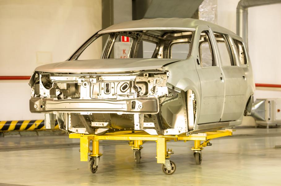 Самый локализованный российский электрокар: как собирают Lada e-Largus