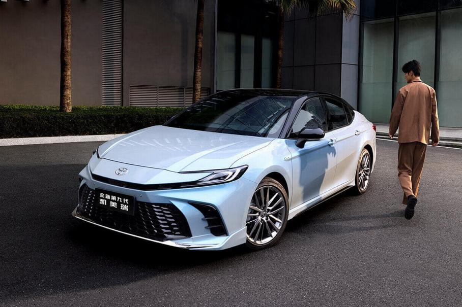Новая Toyota Camry XV80 выходит на рынок: дешевле предшественника