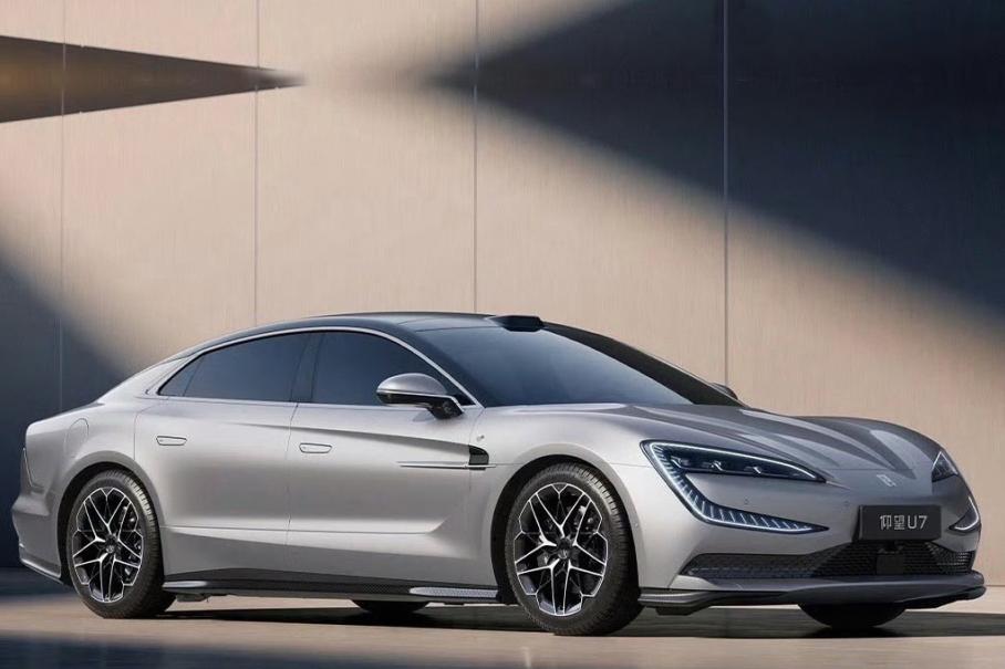 1000-сильный седан BYD Yangwang: тесты при минус 40°C и параметры