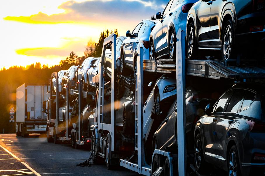 Минпромторг продлит льготный порядок оформления ввезенных в РФ машин