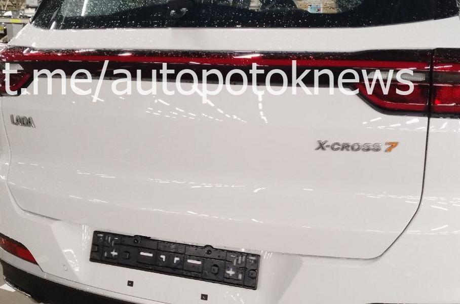 Опубликованы снимки несостоявшегося кроссовера Lada X-Cross 7