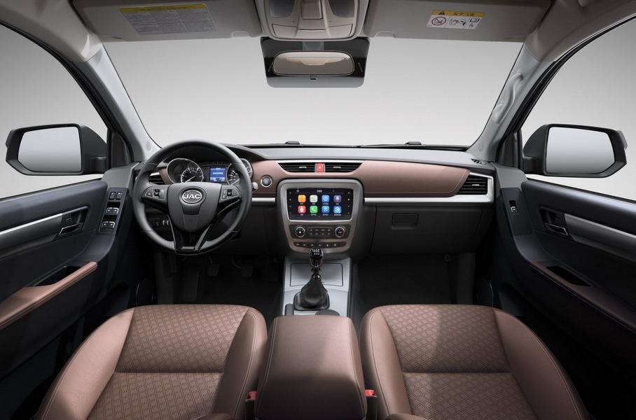 В России стали продавать рамный пикап JAC дешевле трех млн рублей