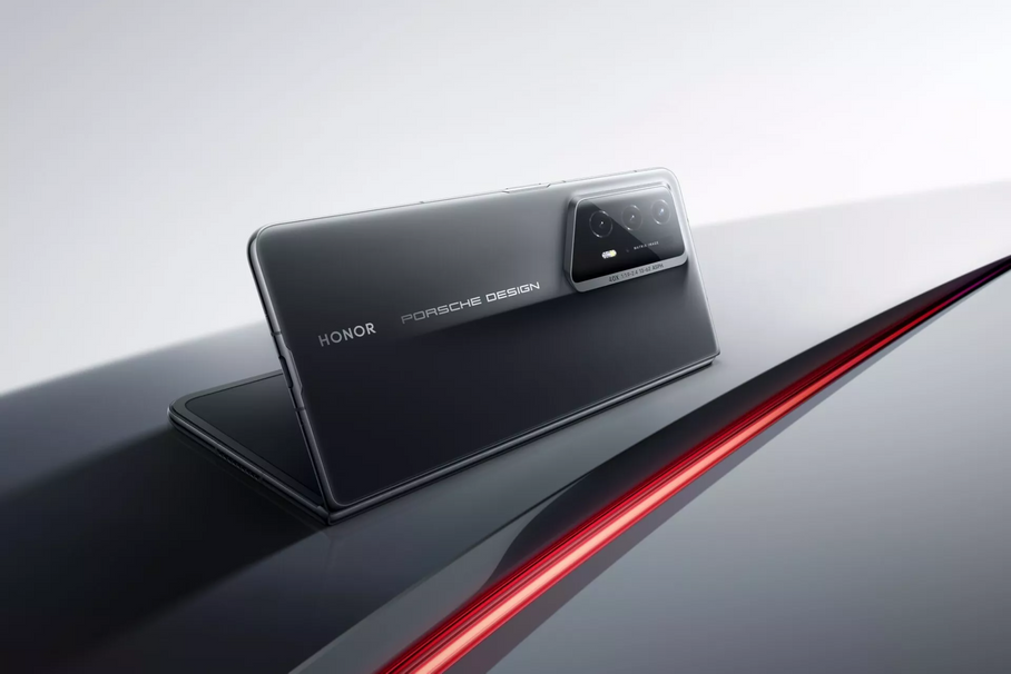 Посмотрите на самый тонкий складной смартфон в мире от Porsche