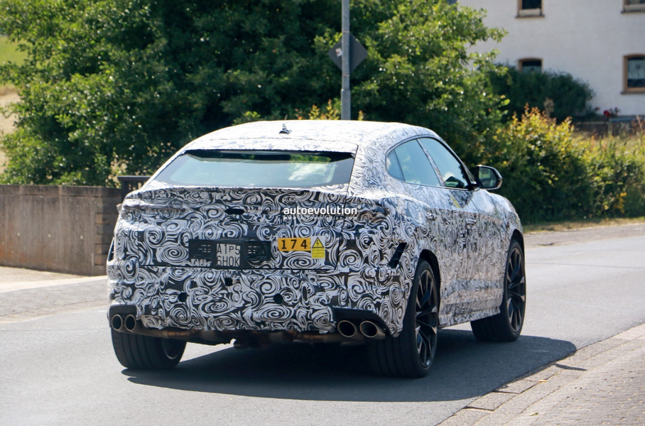 Появилась первая фотография обновленного Lamborghini Urus
