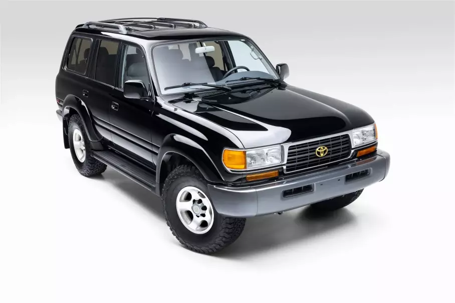 29-летний Toyota Land Cruiser в идеальном состоянии продали дороже нового «Крузака»