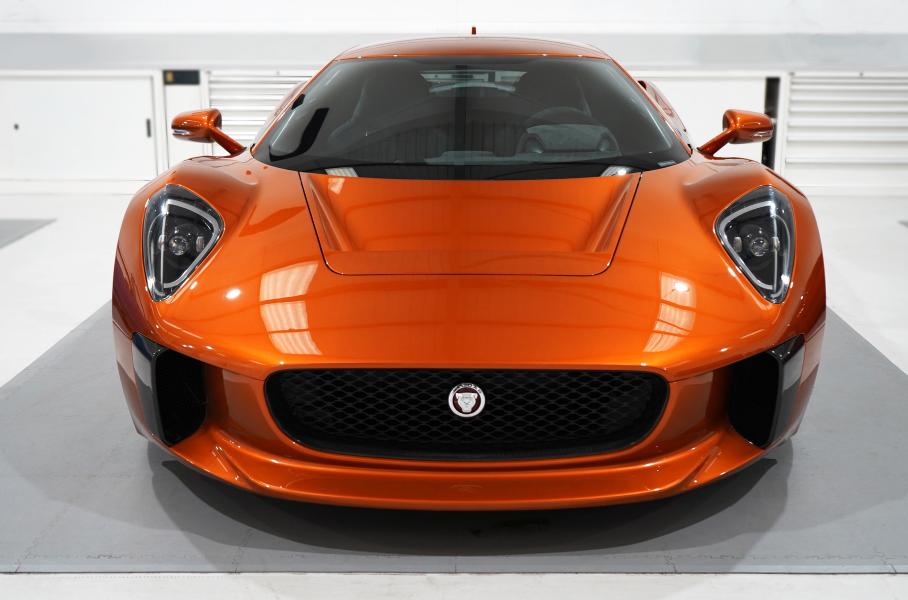 Jaguar C-X75 из «Спектра» превратили в дорожный суперкар