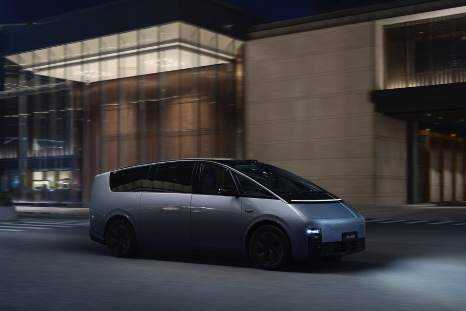 Начались продажи самого аэродинамического минивэна Li Auto Mega: раскрыты цены