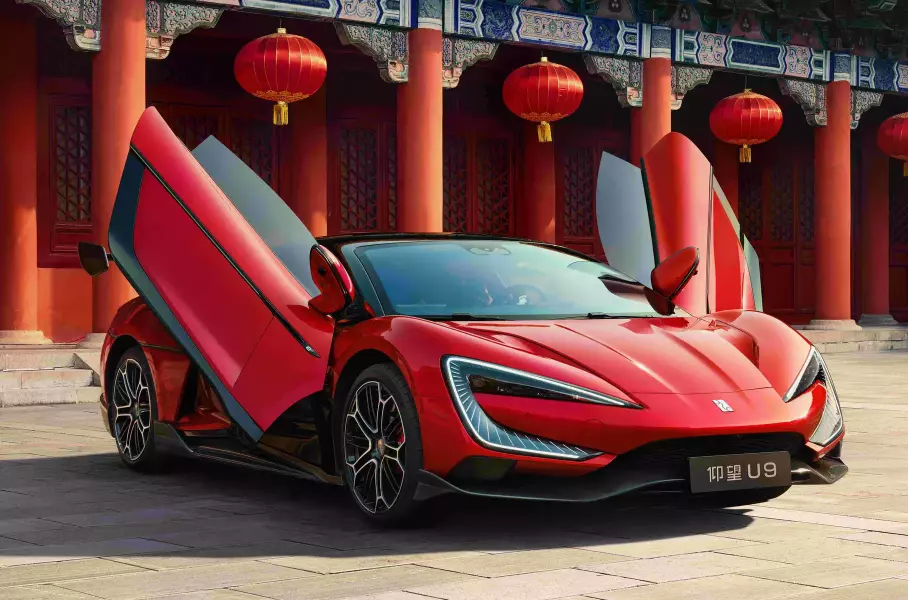 Эксклюзивный Rolls-Royce Arcadia Droptail, гибридный суперкар McLaren Artura Spider и будущая Tesla Roadster: главное за неделю