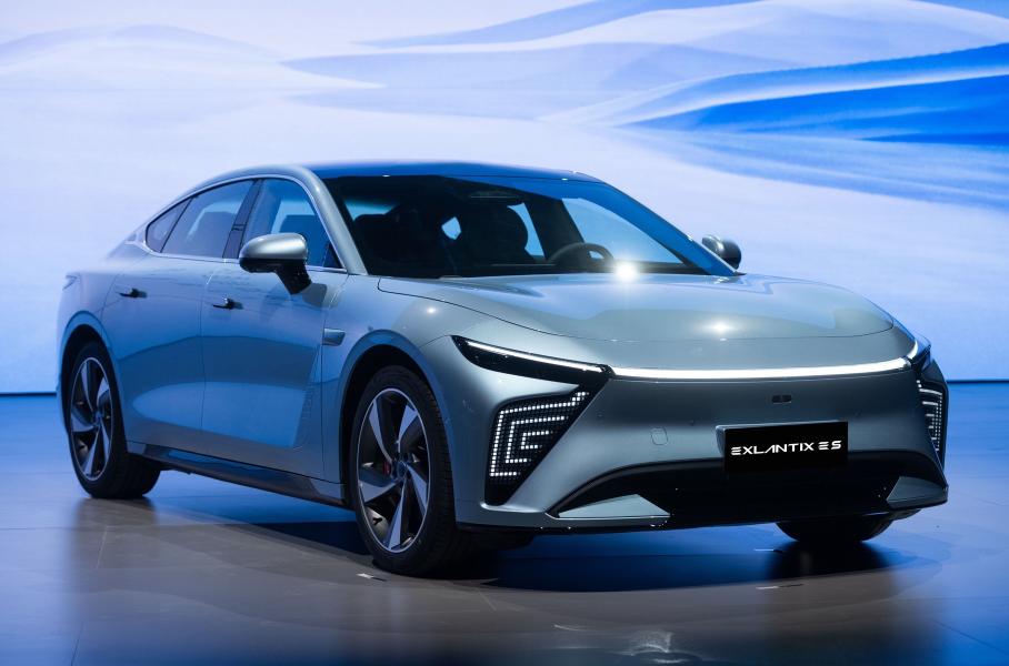 Еще не поступивший в продажу седан Exlantix ES замечен в Москве
