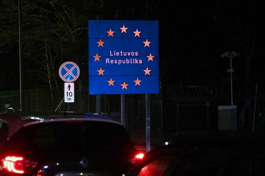 В Литве запретили ездить на машинах с российскими номерами