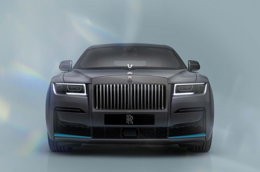 Седан Rolls-Royce Ghost окрасили краской с эффектом камня