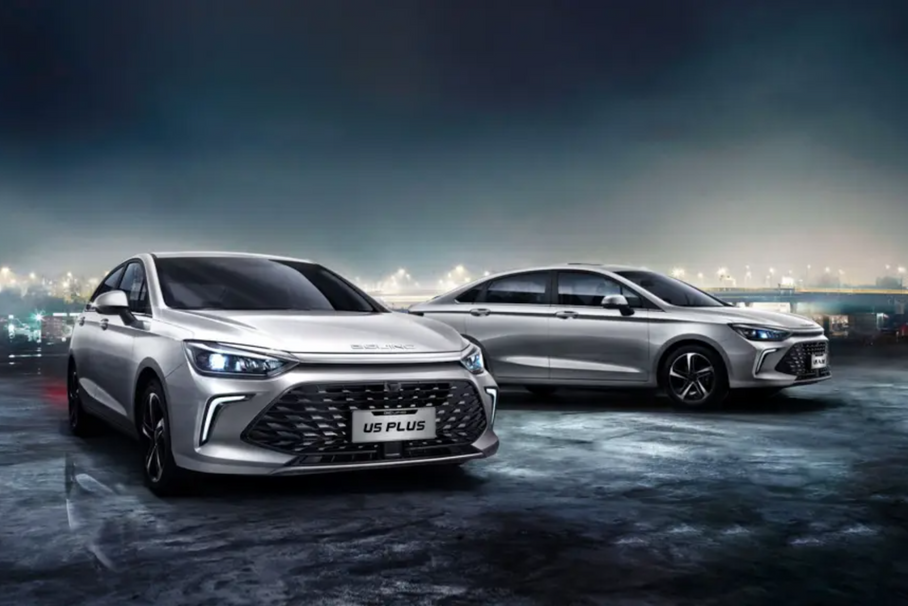 BAIC сделал две модели «богаче» и дороже