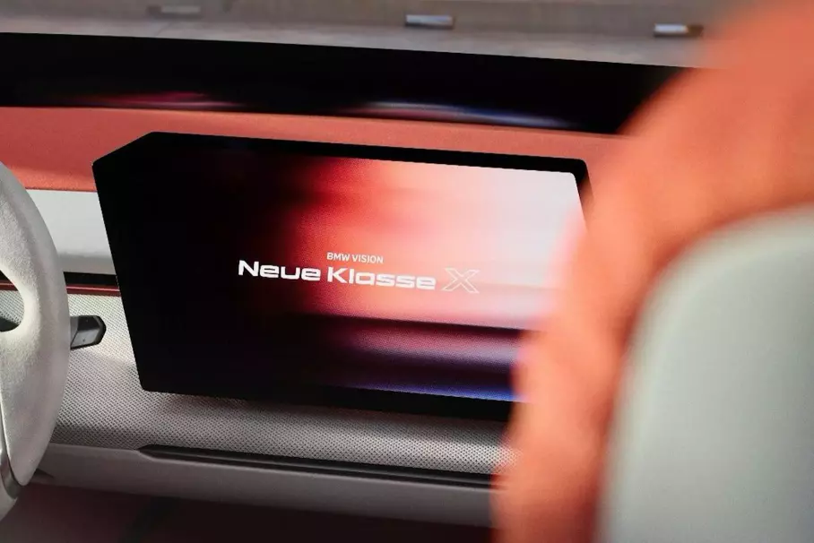 Первый взгляд на экстерьер нового электрического кроссовера BMW