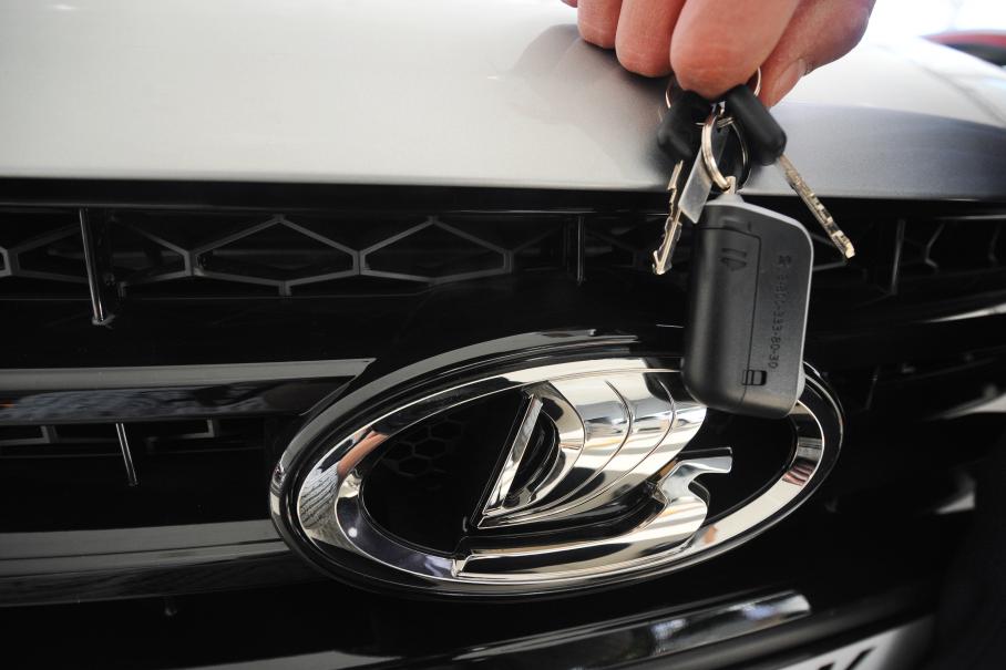 За неделю в России продали рекордное количество новых автомобилей