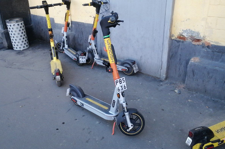 Фотофакт: у электросамокатов в Москве появились номера