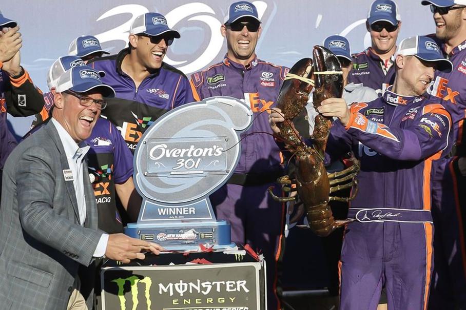 Часы, лобстер, два ствола