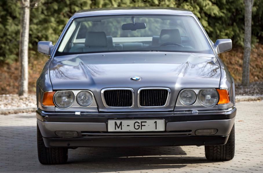 BMW впервые показала экcпериментальную «семерку» с двигателем V16