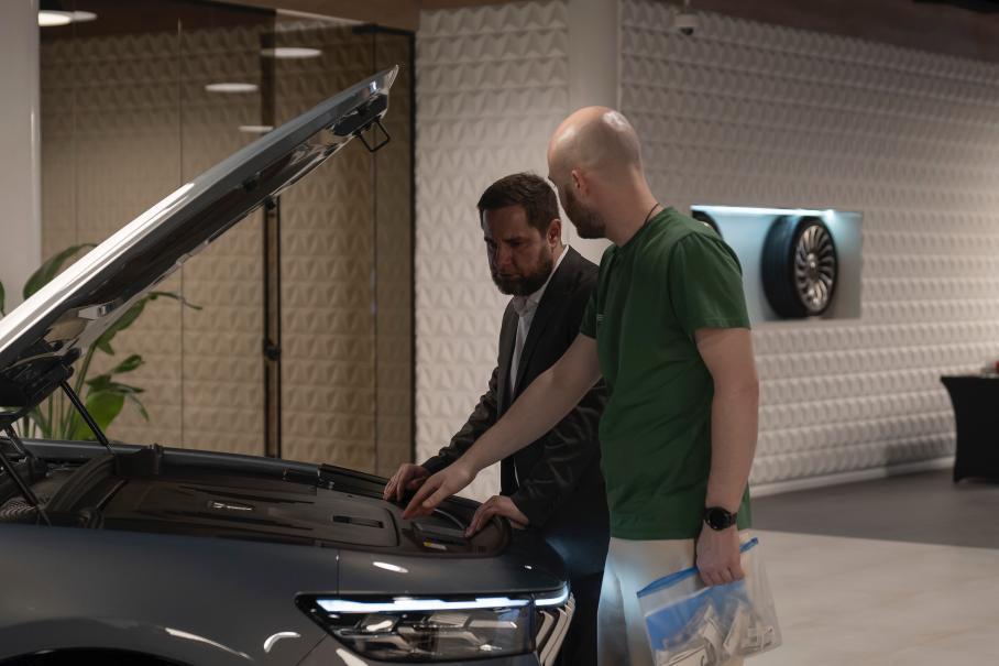 Стало известно, сколько новых автомобилей продадут в России за полгода