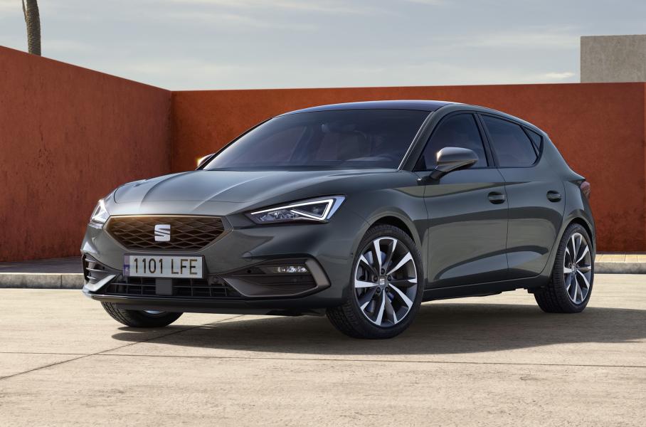 Представлен обновленный Seat Leon с новыми двигателями и медиасистемой
