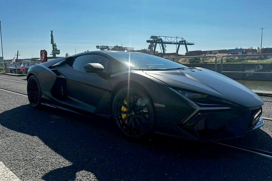 В Россию привезут 1015-сильный Lamborghini Revuelto. Очень дорого