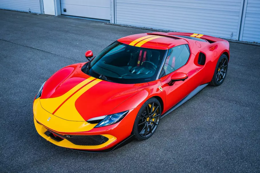 В продаже появился суперкар Ferrari в стиле McDonald's