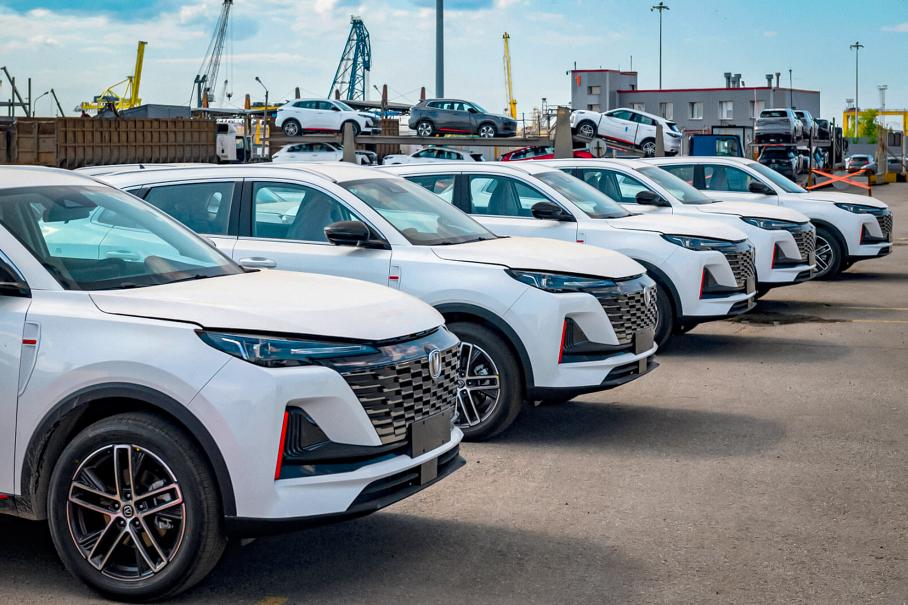 Китай увеличивает экспорт машин. Больше всего ввозят в Россию