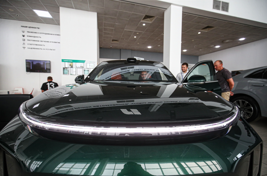 Россияне стали тратить меньше денег на новые машины