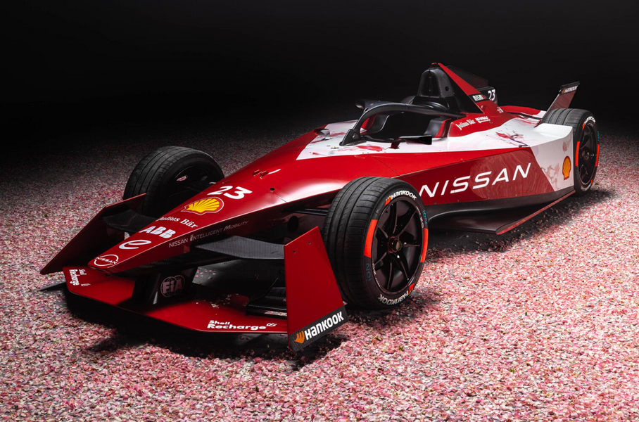 Nissan выпустил парфюм. Он пахнет сакурой и жженой резиной